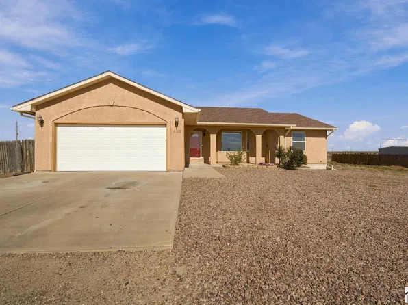 959 E Moonbeam Dr, Pueblo West, CO 81007
