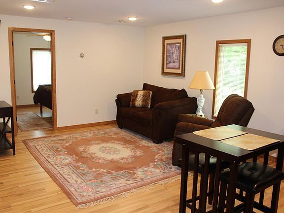 4th image of 203 N Elm Ave APT 2