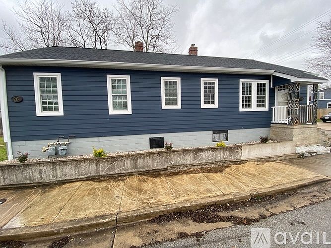2nd image of 215 French St