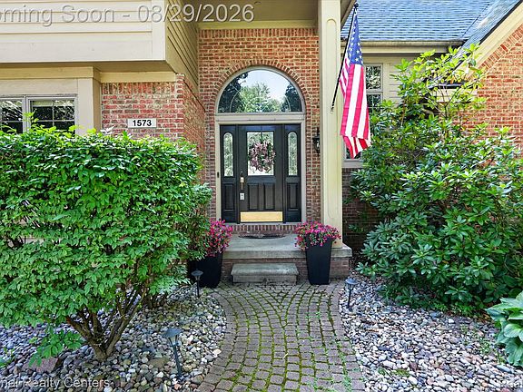 3rd image of 1573 Moonlight Dr