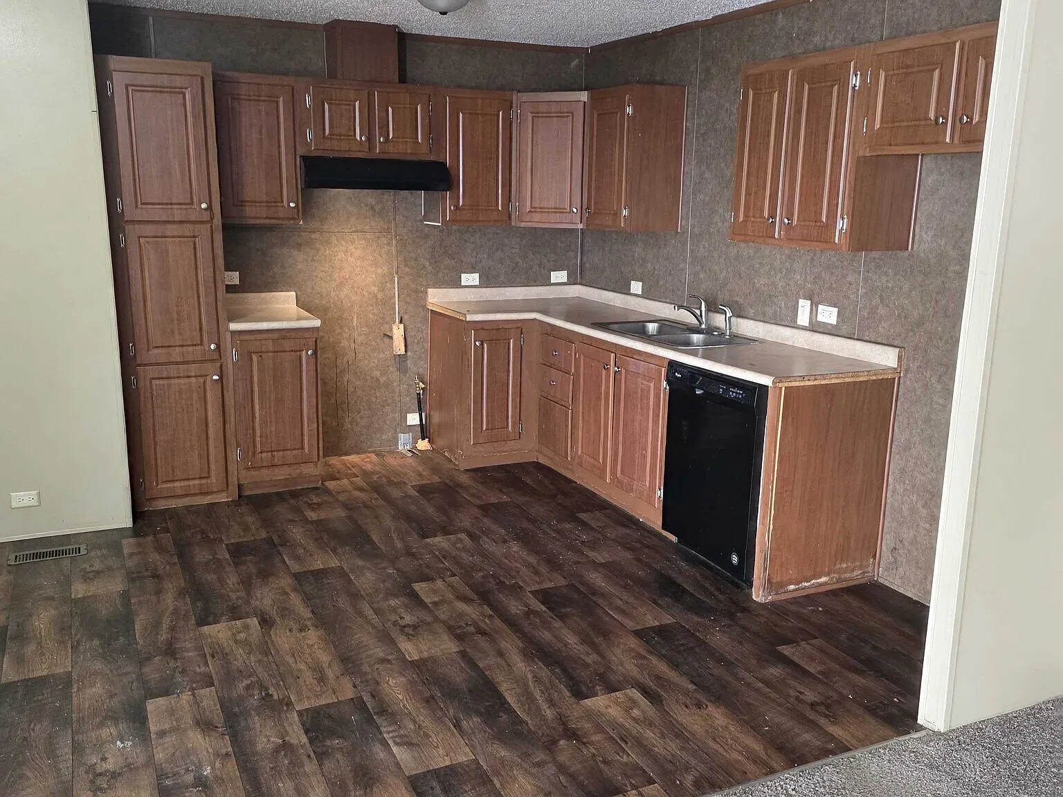 3 bedroom 2 bathroom recently rehabed home for sale — Photo 3