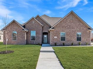 5684 Garnet Dr, Springdale, AR 72764