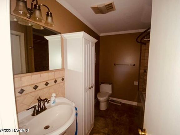 5th image of 108 Notre Dame Dr