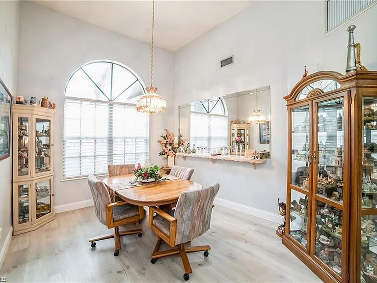 5980 Hidden Oaks Ln — Photo 9