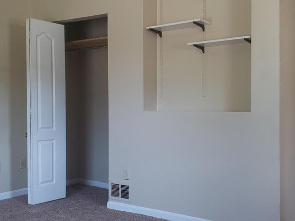 3rd image of 711 Vine St APT 1