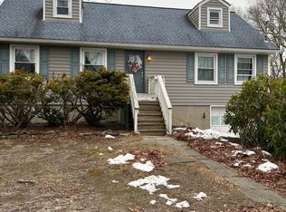 572 Puritan Drive, Shirley, NY 11967