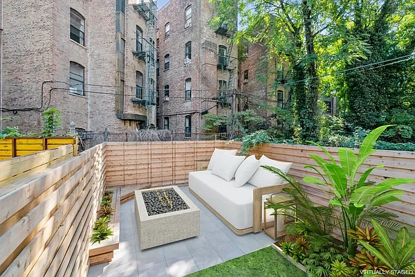 Rented by Compass | media 37