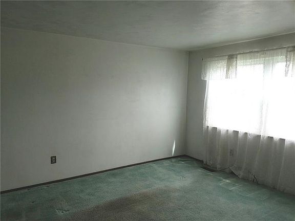 3rd image of 1377 Conway St