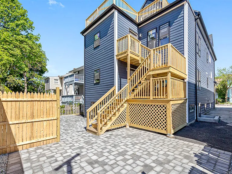 72 Stanley Ave — Photo 21