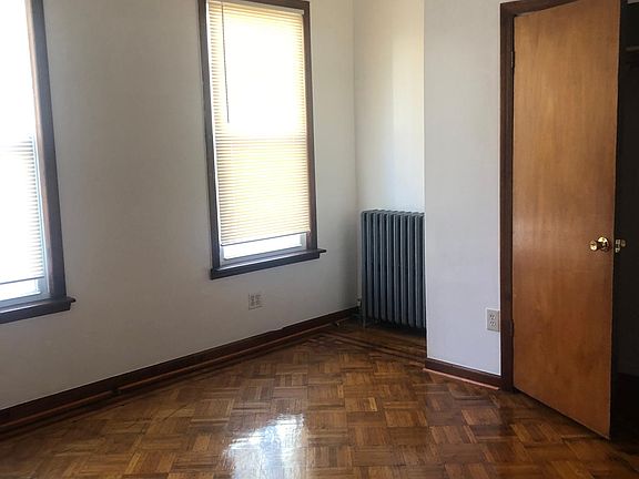 4th image of 250 S 5th Ave Floor 1