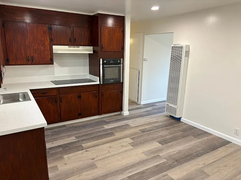203 Robert St — Photo 1