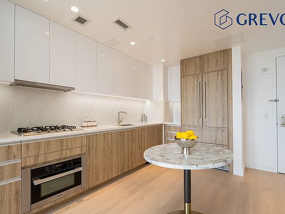 4th image of 136-18 Maple Ave #8E