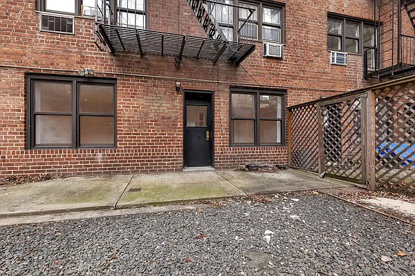 Rented by Cooper & Cooper Real Estate | media 19