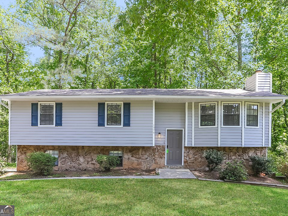 1st image of 1576 Ember Cir