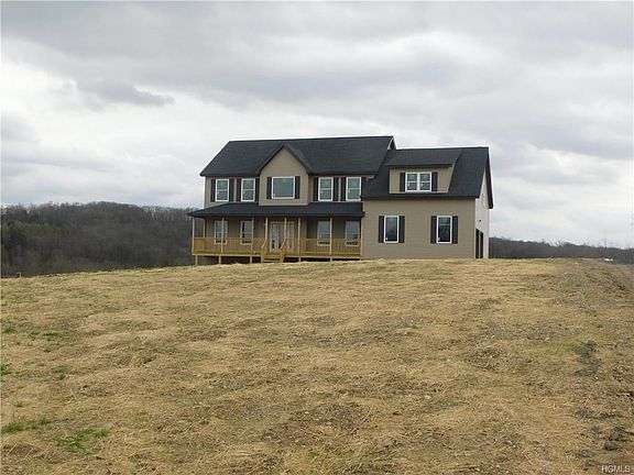 3rd image of 3 Betsy Ct