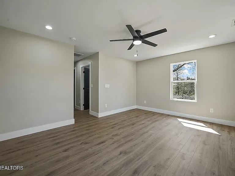 3353 Lay Ave SE — Photo 13