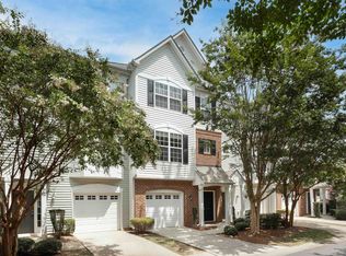 124 Madison Square Ln, Cary, NC 27513