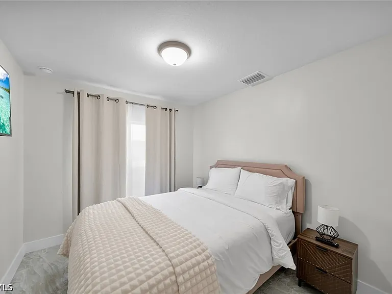 903A Albany Ave — Photo 30