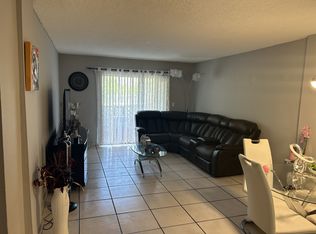 1085 W 68th St, Hialeah, FL 33014