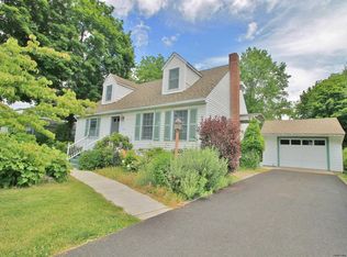 229 Green St, Port Ewen, NY 12466