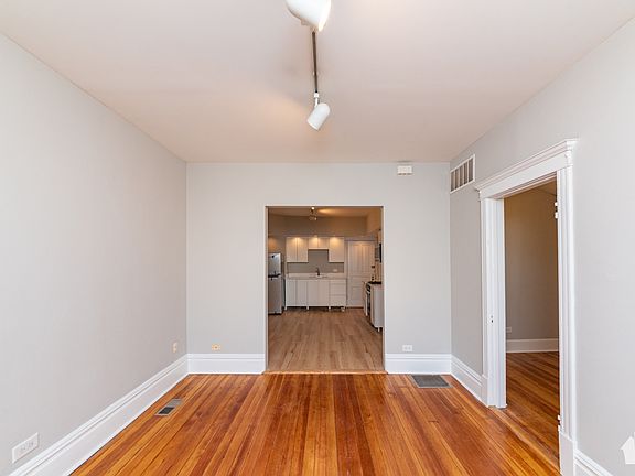 5th image of 2334 N Southport Ave APT 1F