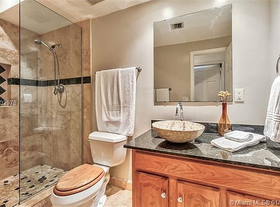 5th image of 1616 Michigan Ave APT 5