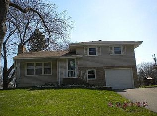 2924 Sumter Ave N, New Hope, MN 55427