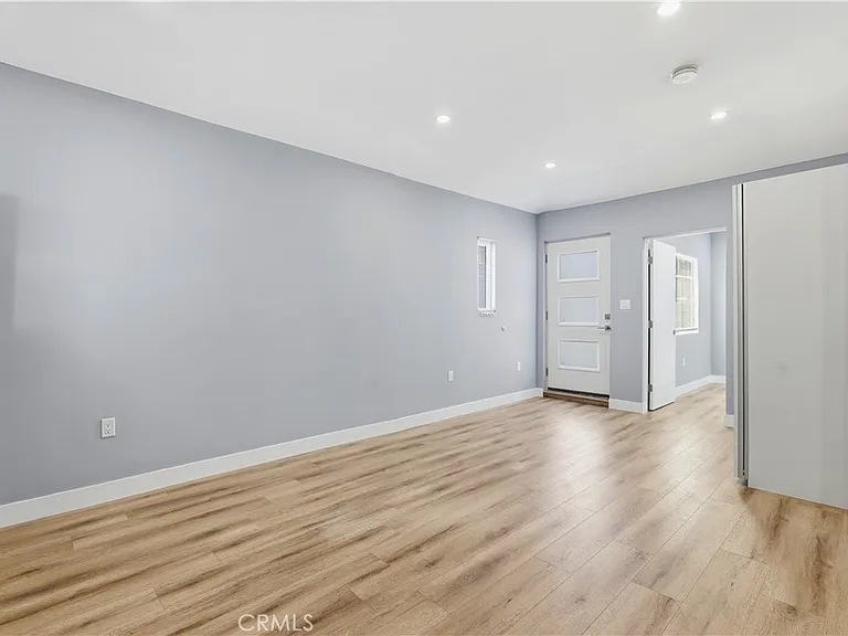 5862 Beck Ave #1/2 — Photo 9