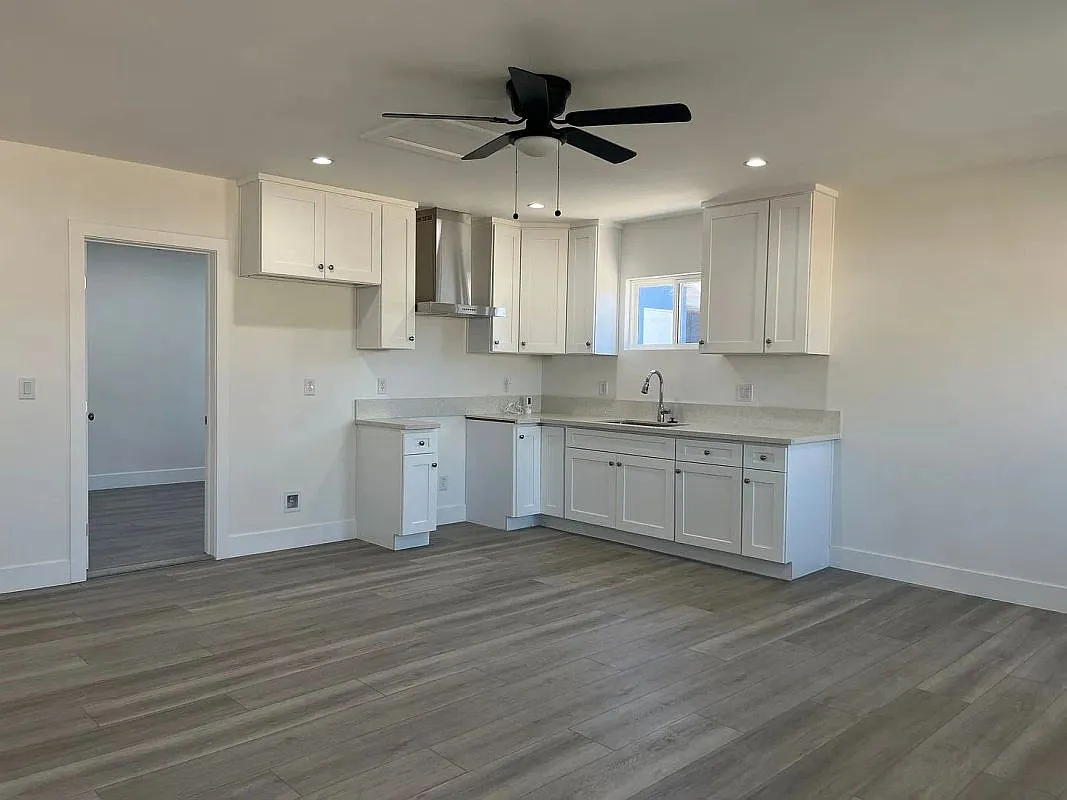 1 bed, 1.0 bath, 800 sqft, $2,200 — Photo 3