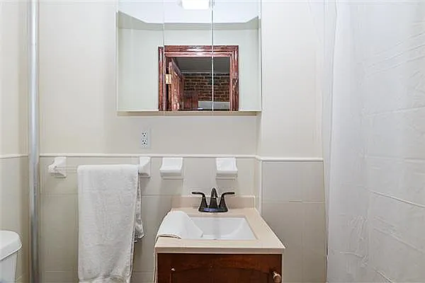 Rented by Atlas Real Estate New York | media 21