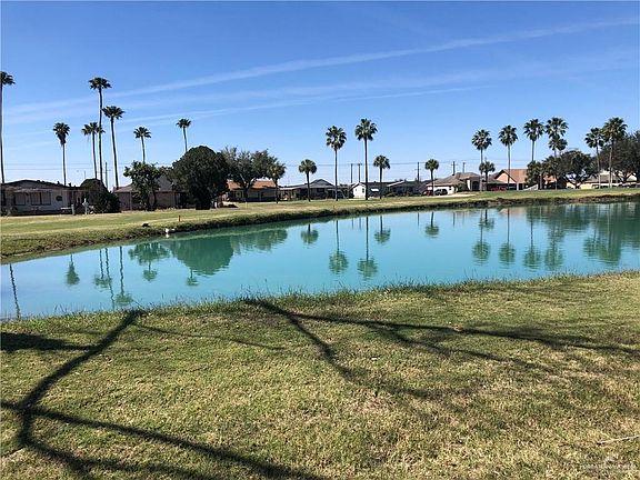 3rd image of 913 Palm Dr