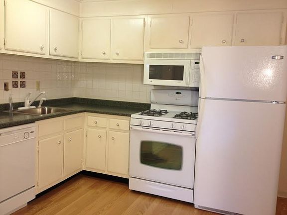 4th image of 655 W Lowell Ave Unit 18