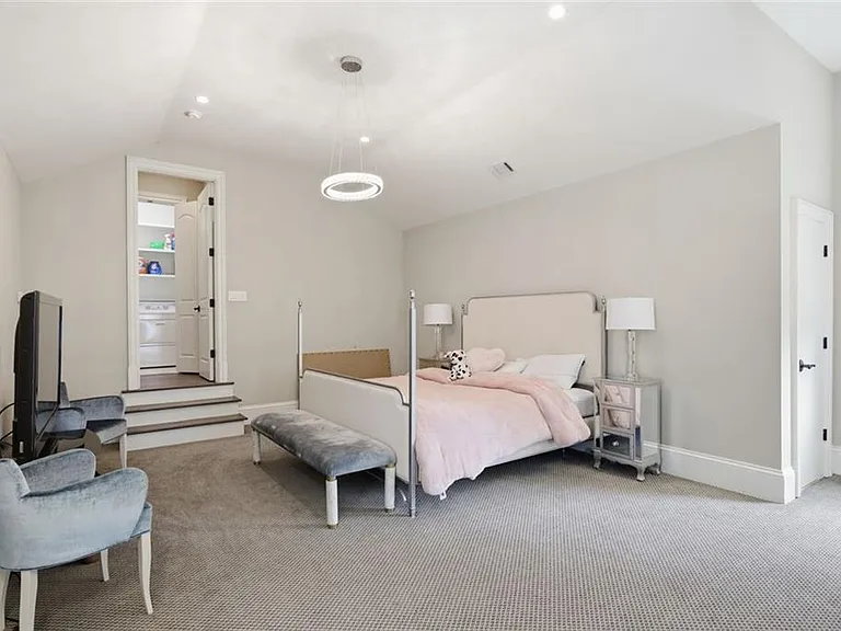 5965 Riverside Dr — Photo 32