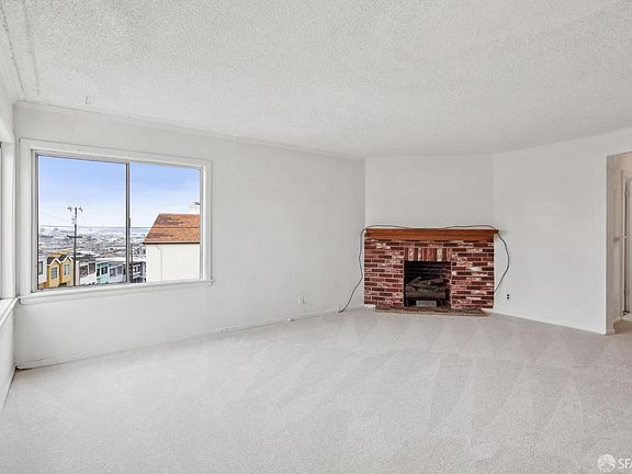 4th image of 209 Bridgeview Dr