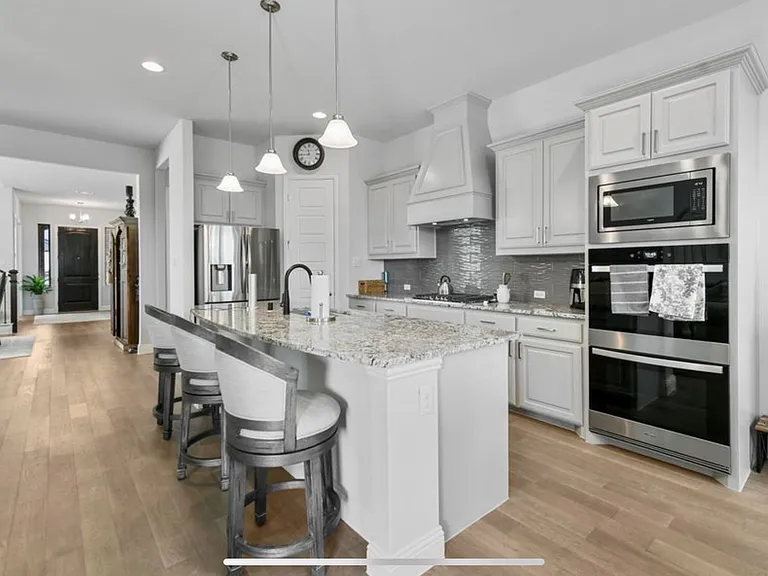 1612 Olympia Ave — Photo 3