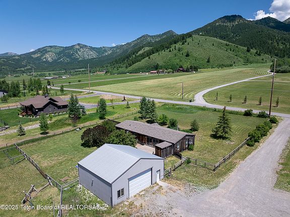 3rd image of 3211 County Road 110