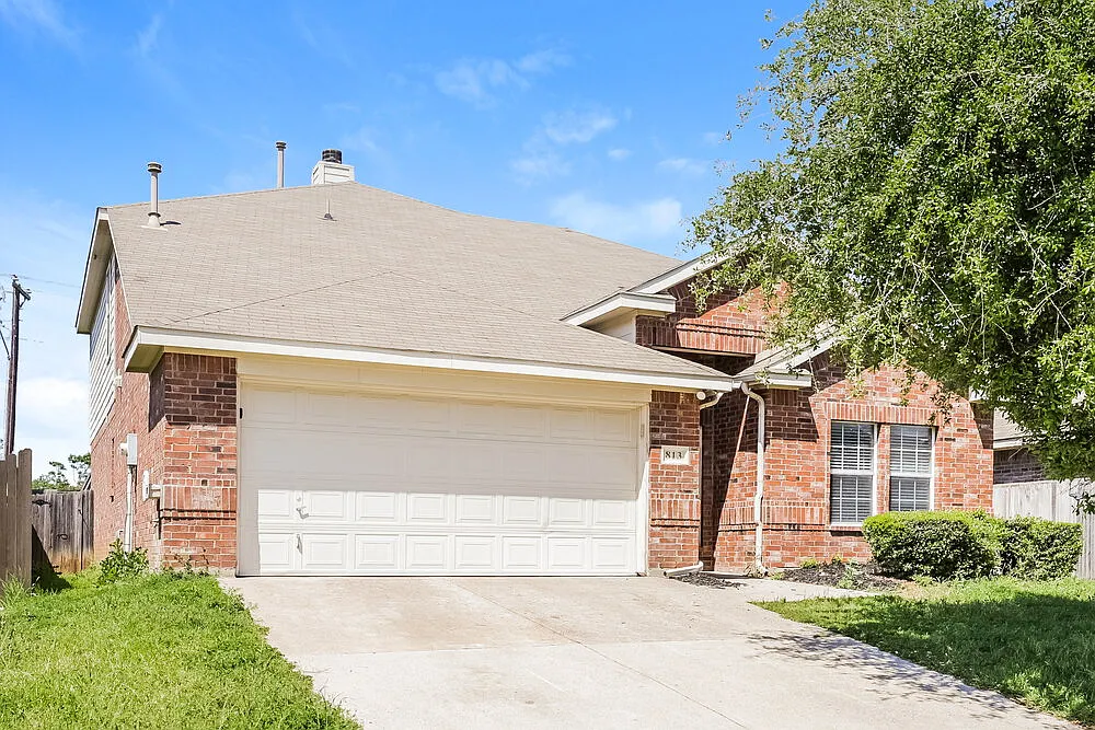 4 bed, 2.5 bath, 2626 sqft, $3,760 — Photo 1