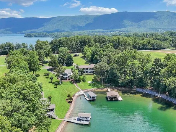 6015 Smith Mountain Rd, Penhook, VA 24137