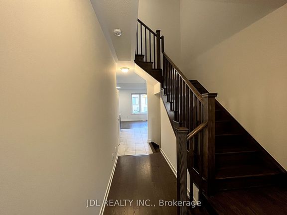 4th image of 111 Hilts Dr