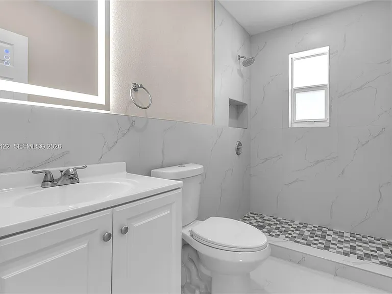 378 SW 6th St #1 — Photo 15