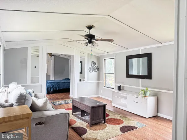 819 Leswood Ct, Dundalk, MD 21222