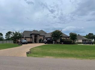 129 Bonne Vie Dr, Brandon, MS 39047