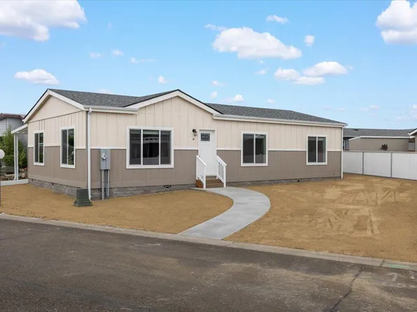 4601 S Pacific Hwy Unit 61, Phoenix, OR 97535
