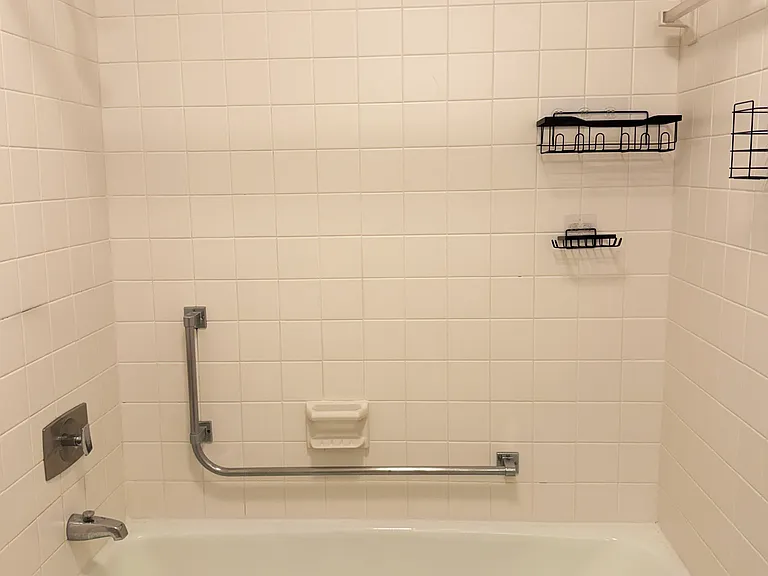 344 Hanover Arms Ct #C — Photo 15