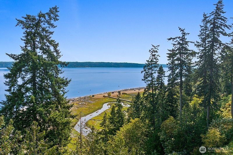 2nd image of 2689 SE Camano Drive