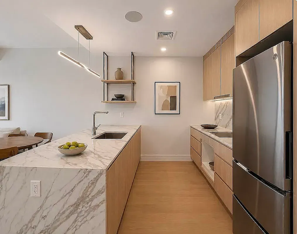 960 Franklin Avenue — Photo 3