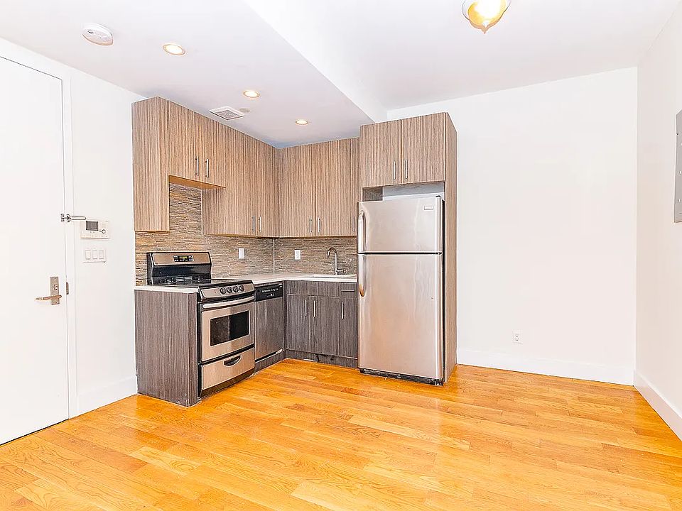 1st image of 871 Bergen St APT 1B