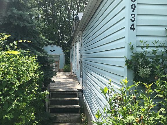 2nd image of 6934 Bickett Blvd