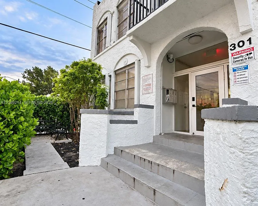 301 SW 10th Ave #4