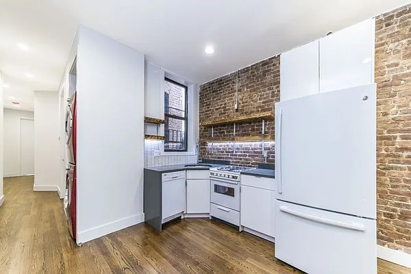 Rented by MNS | media 14